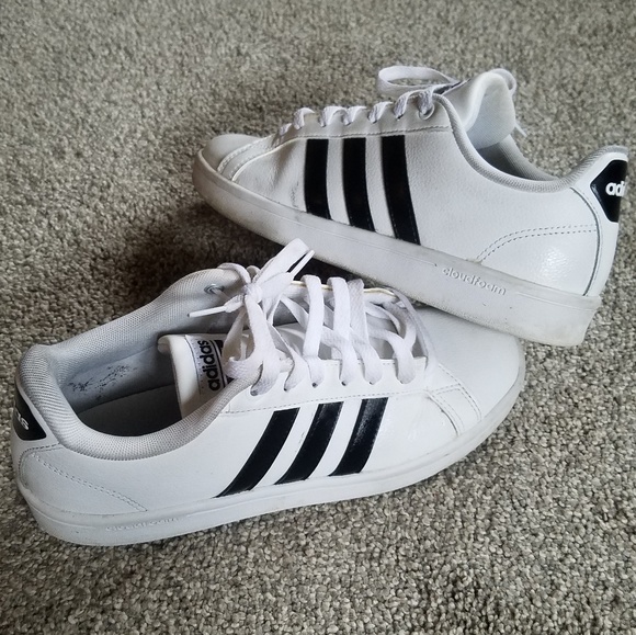 adidas Shoes - EUC Adidas Cloudfoam Advantage Stripe Sneakers